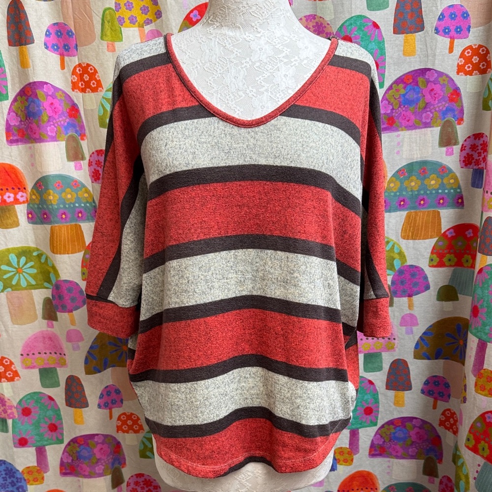 DNA Couture Drop Sleeve Sweater. 1X